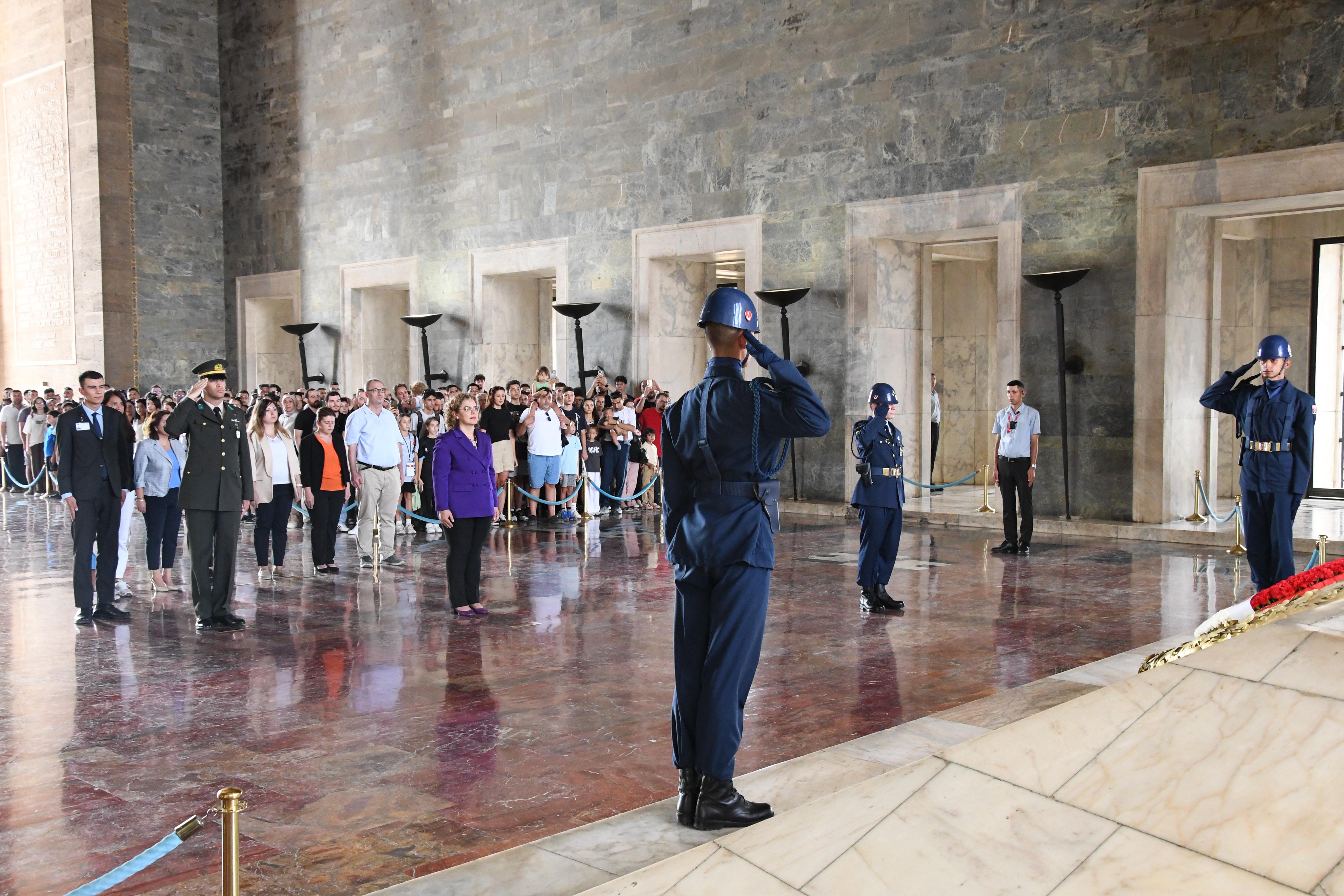 Türk Hastane İnfeksiyonları ve Kontrolü Derneği’nin yeni yönetim kurulu, göreve başlamasının ardından Anıtkabir ziyareti.