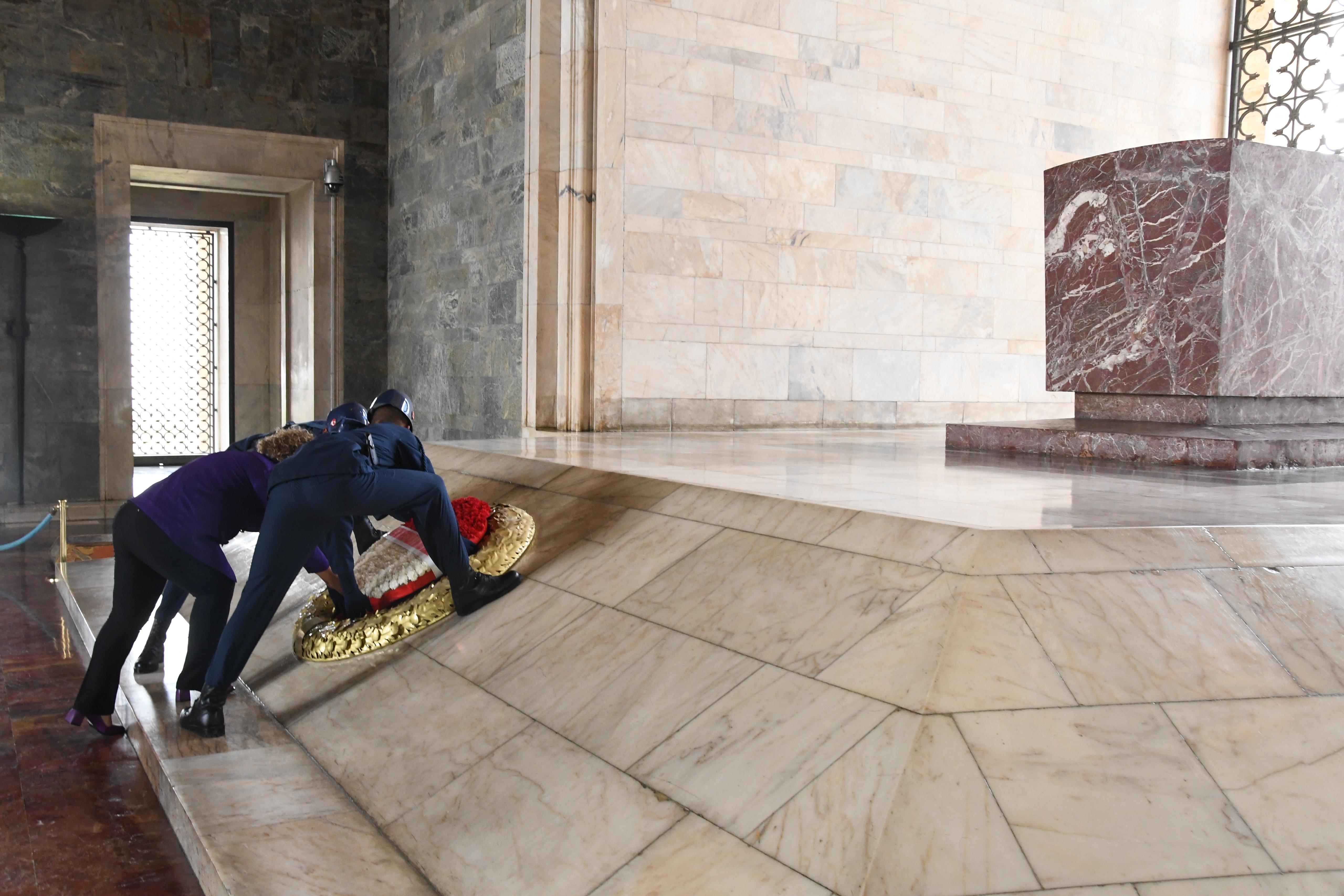 Türk Hastane İnfeksiyonları ve Kontrolü Derneği’nin yeni yönetim kurulu, göreve başlamasının ardından Anıtkabir ziyareti.