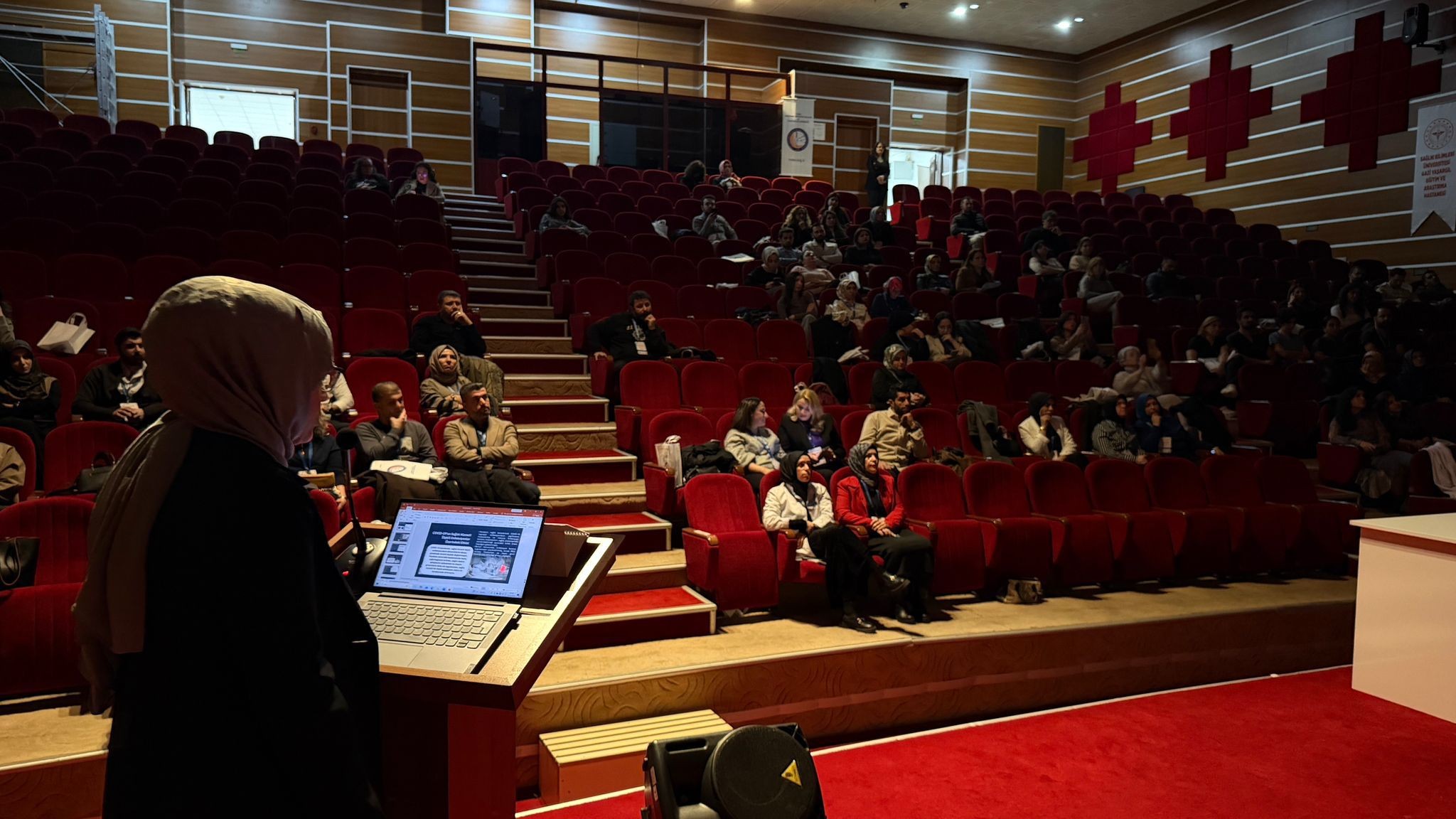 Güvenli sağlık hizmetinin temeli Diyarbakır’da atıldı: Hider “temel eğitim programı” büyük bir katılımla tamamlandı.